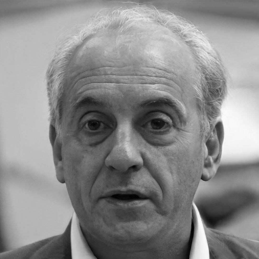 Портрет преподавателя Олега Сарбасова